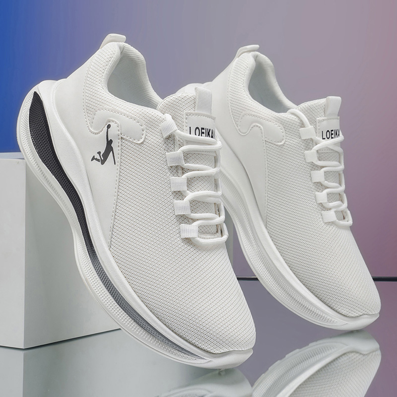 メンズランニングスニーカー ライトクッション ソフトソール  - White Sneaker Care Kit のレビューと価格