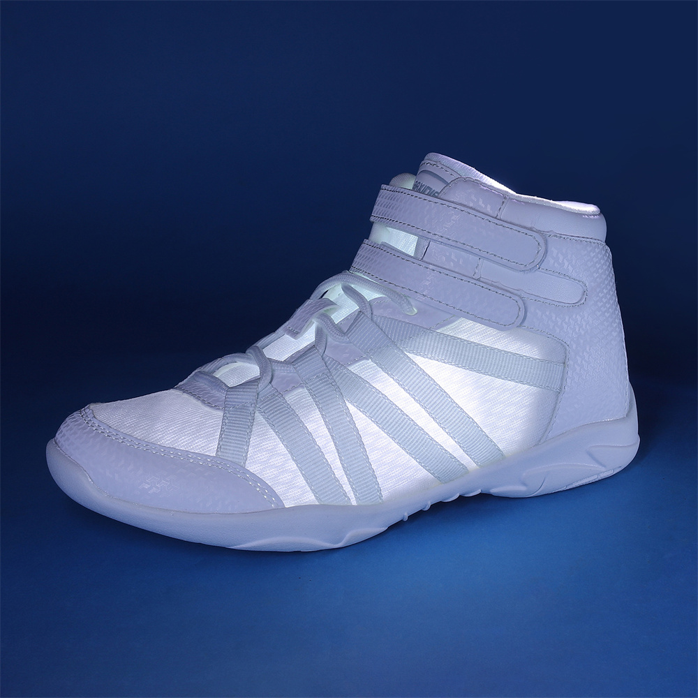 バキシニエ-女の子のための軽量ハイトップチアリーディングシュ - White Sneaker Care Kit のレビューと価格