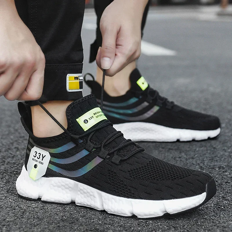 男性用の通気性メッシュのランニングシューズ,クラシックな滑り - White Sneaker Care Kit のレビューと価格