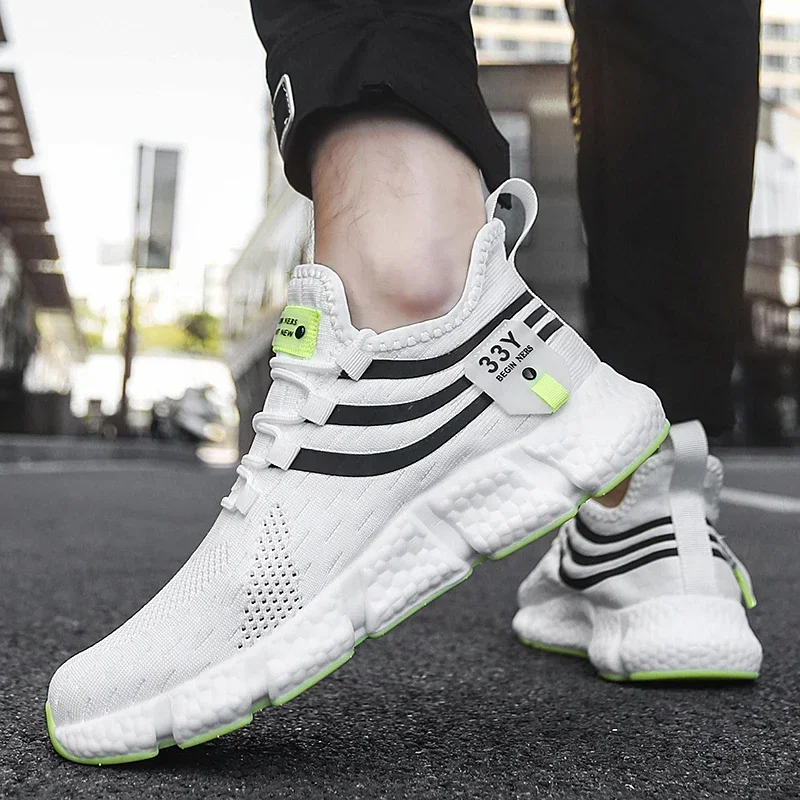男性用の通気性メッシュのランニングシューズ,クラシックな滑り - White Sneaker Care Kit のレビューと価格