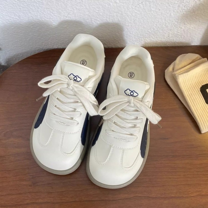 ヴィンテージ風レディースチャンキースニーカー、ホワイトネイビ - White Sneaker Care Kit のレビューと価格
